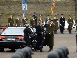 08_usa_and_nato_parade_in_estonian_narva.jpg