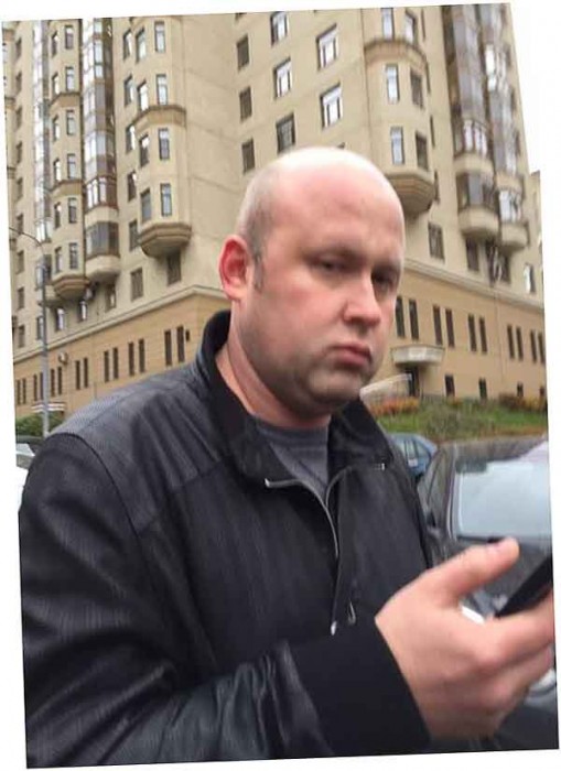 под предлогом проверки